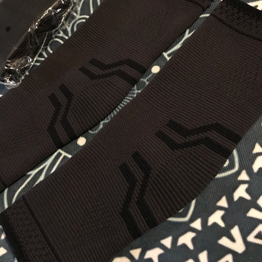 Foot Compression Sleeves & Wraps - Picture 2 of 7